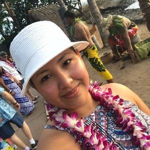 Meet your Posher, Stephani